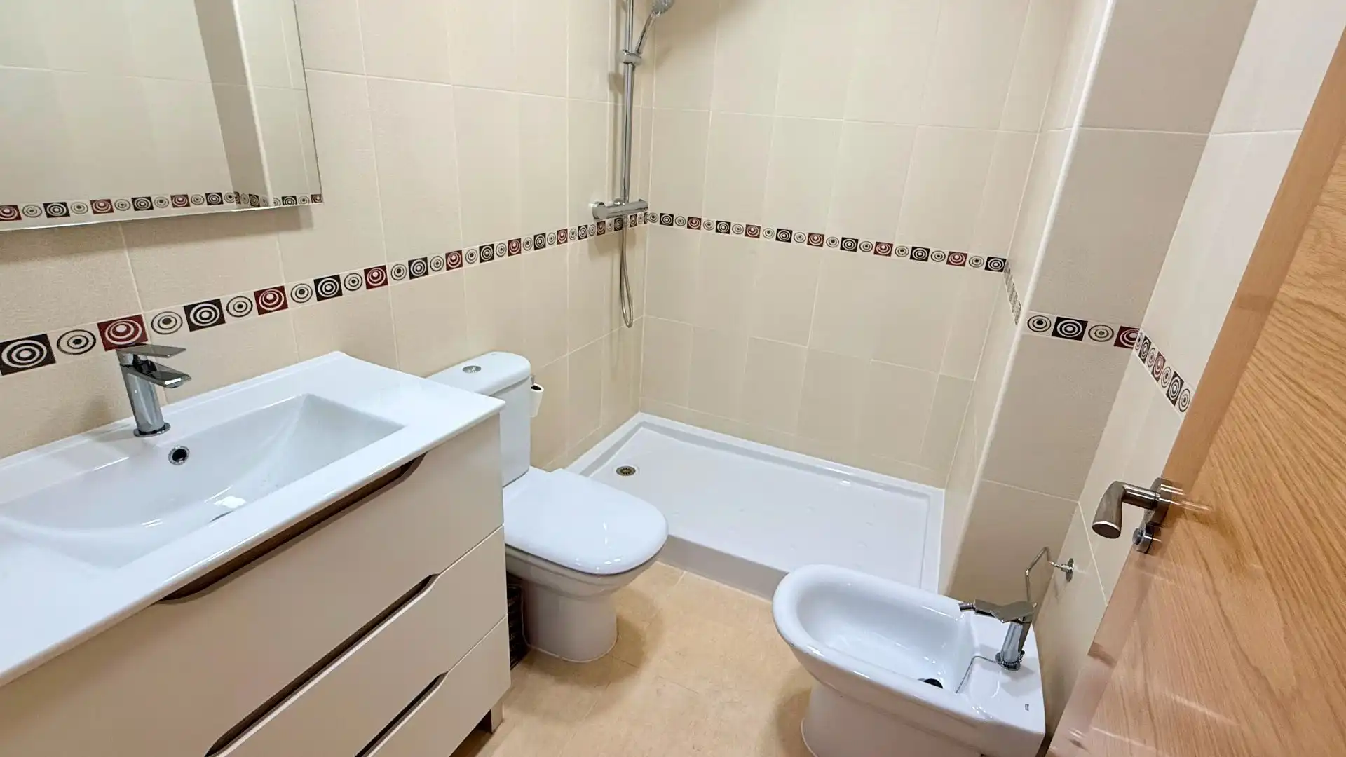 Bany de Pis de lloguer en Albox amb Aire condicionat, Calefacció i Terrassa