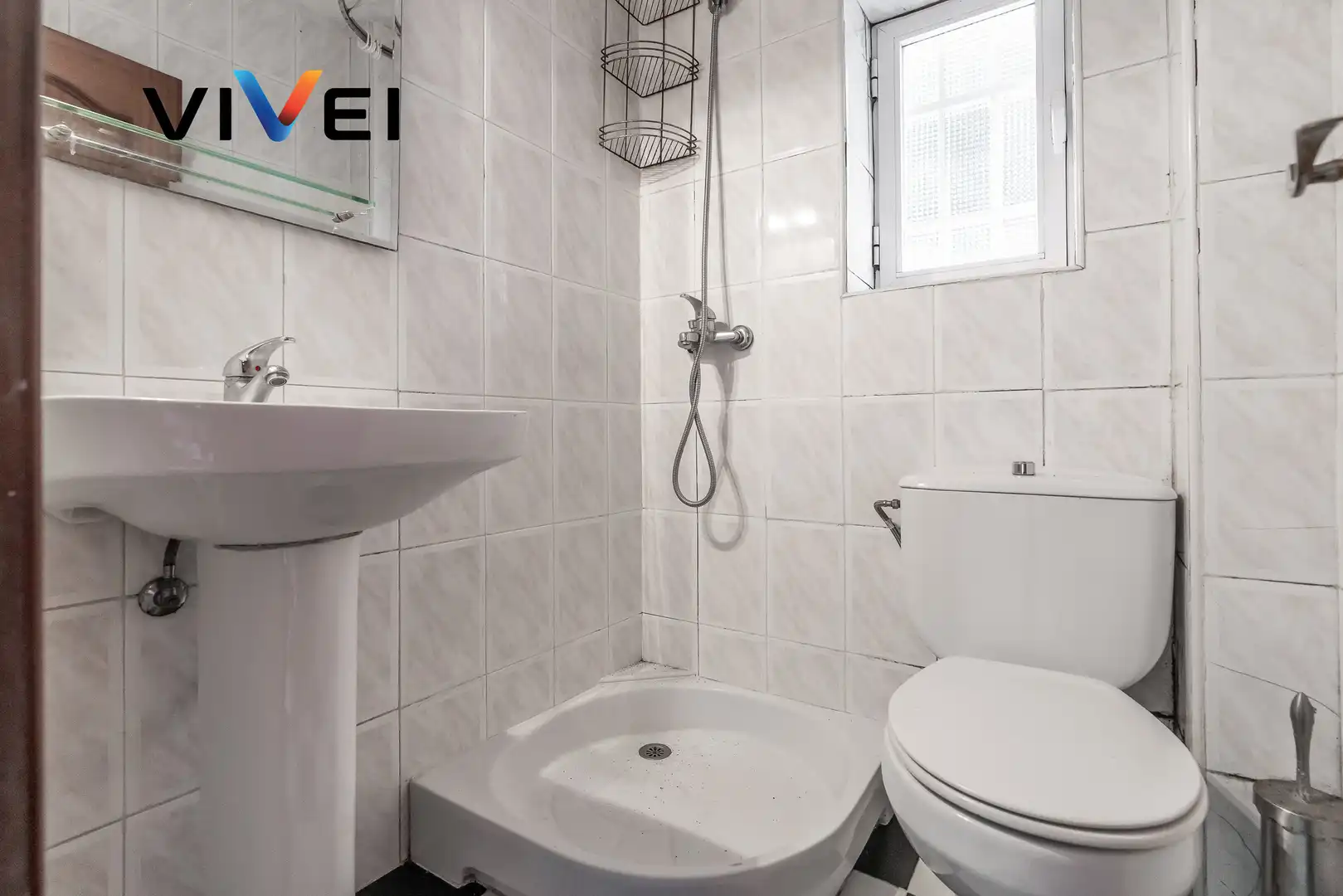 Badezimmer von Erdgeschoss zum Verkauf in Madrid mit Heizung