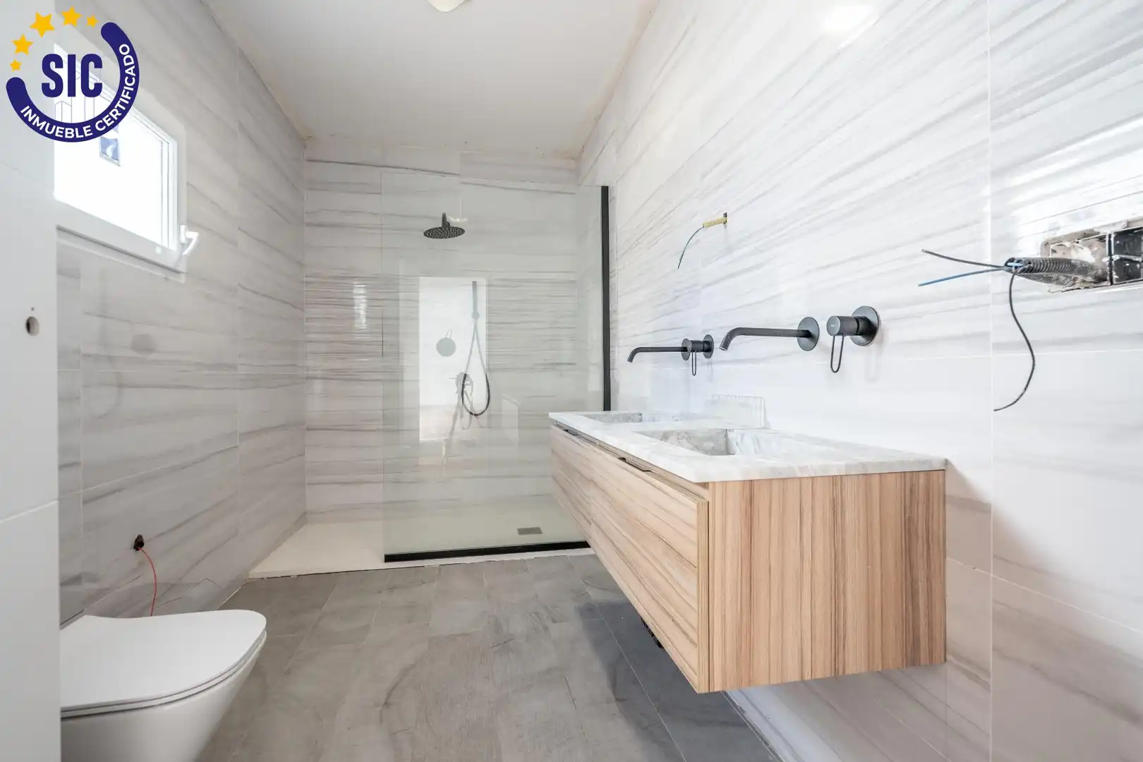 Badezimmer von Haus oder Chalet zum Verkauf in Valencia mit Privatgarten, Terrasse und Schwimmbad