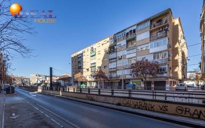 Exterior view of Flat for sale in  Granada Capital