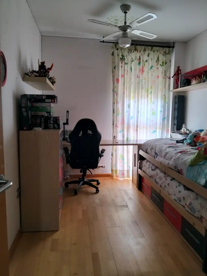 Habitación de Dúplex en venta en Cadrete con Aire acondicionado, Calefacción y Parquet