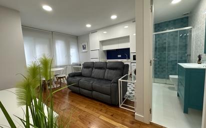 Living room of Apartment to rent in Santiago de Compostela   with Heating, Parquet flooring and Furnished