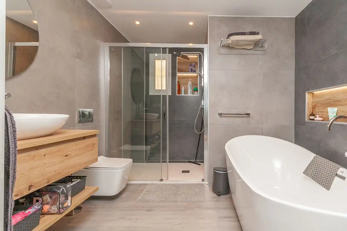 Bathroom of Flat for sale in Elviria - Cabopino