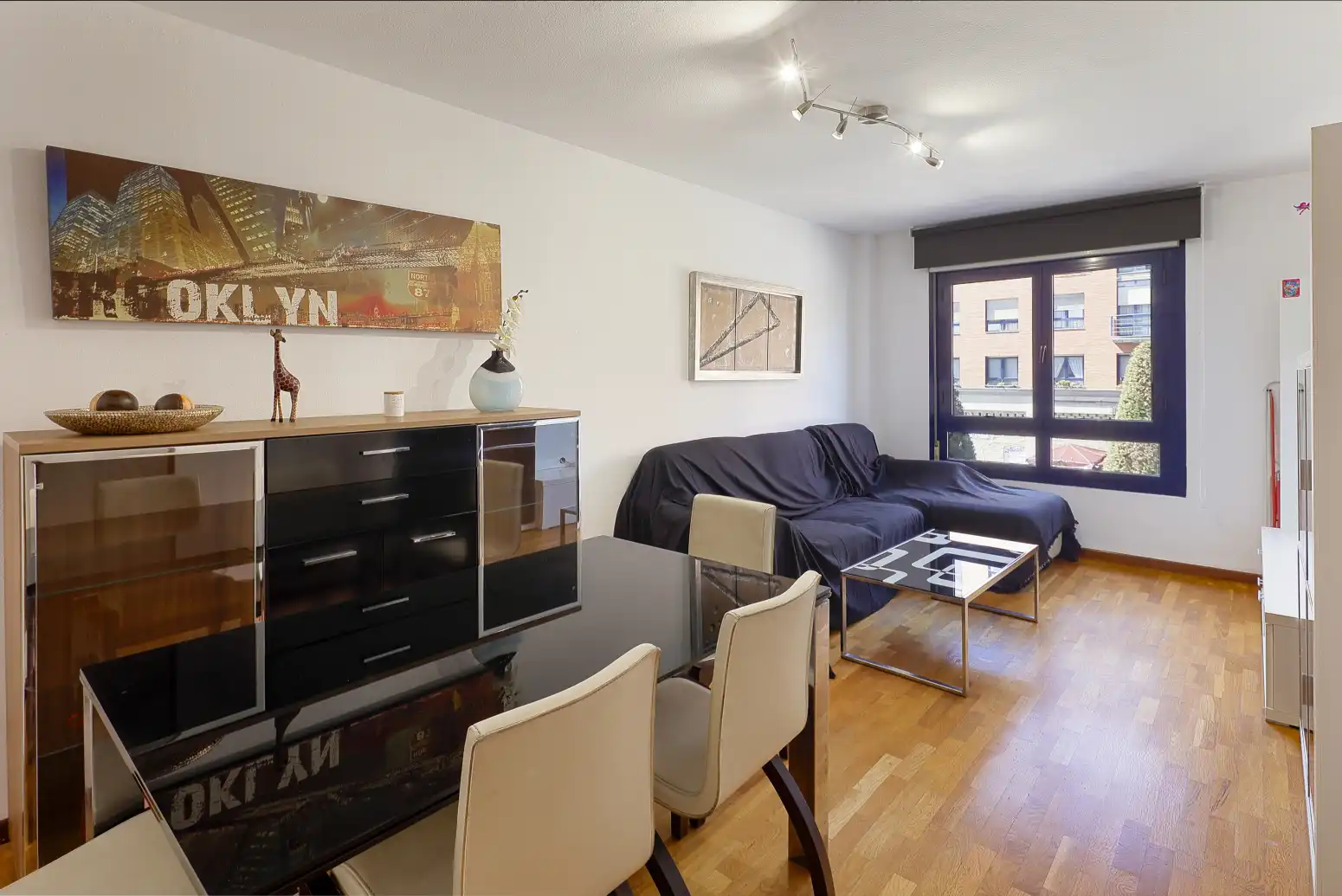 Sala de estar de Piso en venta en Oviedo  con Calefacción y Trastero
