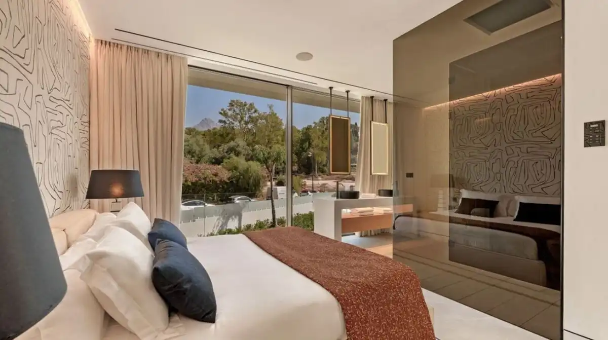 Schlafzimmer von Haus oder Chalet zum Verkauf in Marbella mit Klimaanlage, Privatgarten und Terrasse