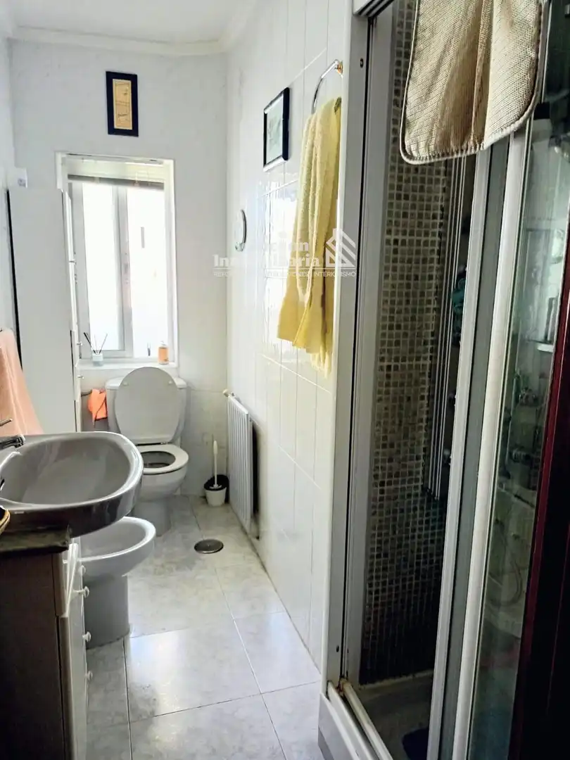 Bathroom of Flat for rent in Salamanca  with Heating, Terrace and Furnished