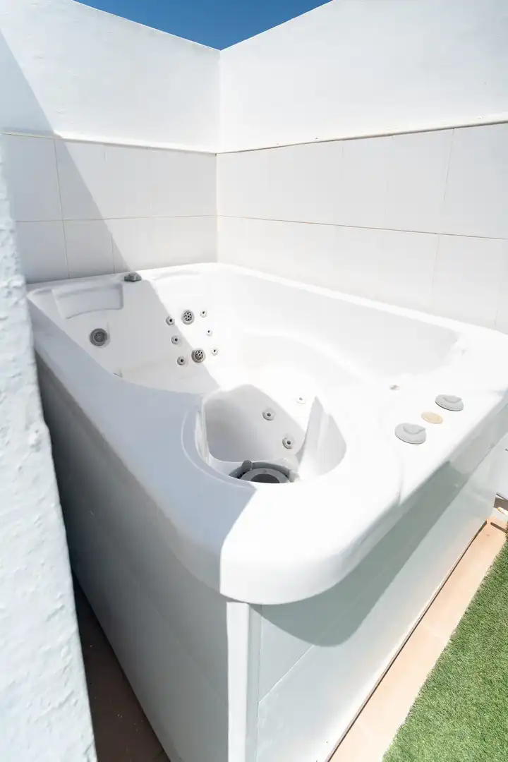 Piscina de Dúplex en venta en Mijas con Aire acondicionado, Terraza y Piscina