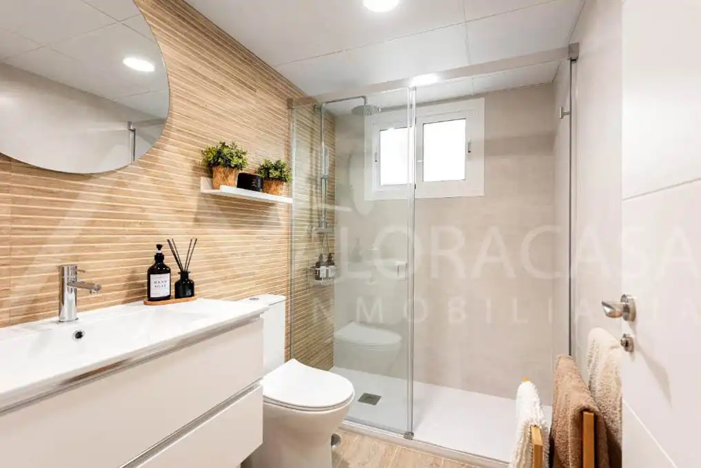 Bathroom of Flat for sale in Málaga  with Air Conditioner, Heating and Furnished