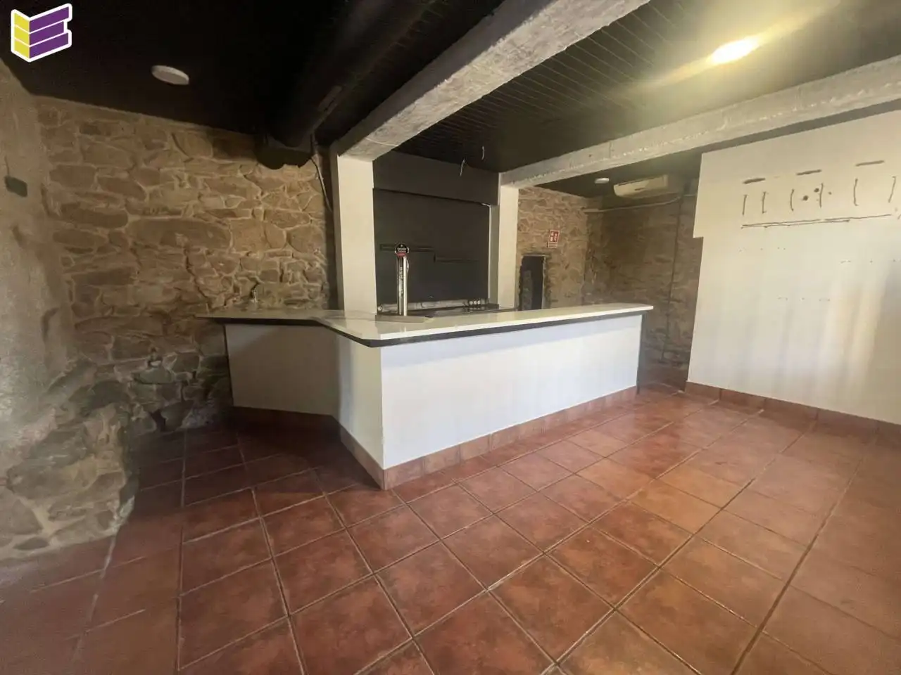 Cuina de Local en venda en Tui amb Aire condicionat i Alarma