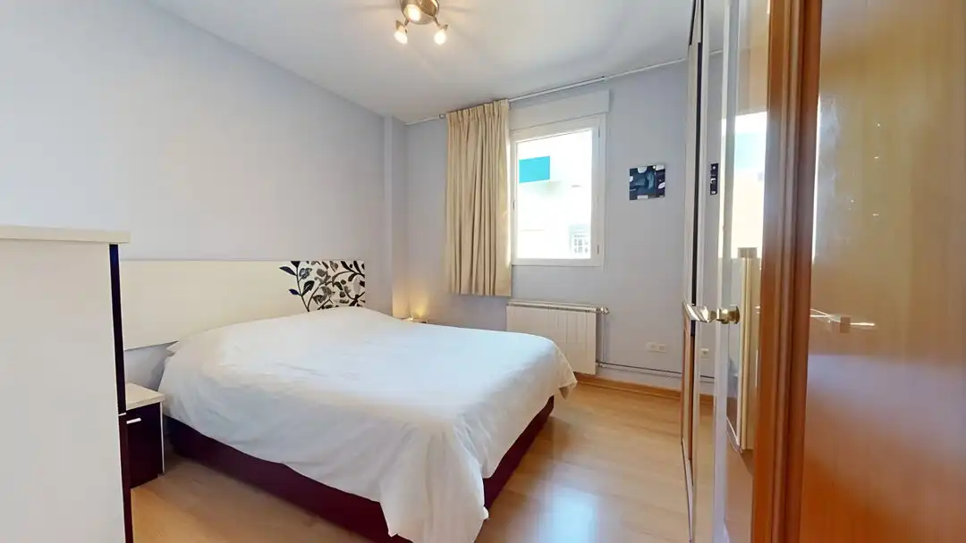 Schlafzimmer von Wohnung zur Miete in Madrid mit Klimaanlage, Heizung und Terrasse