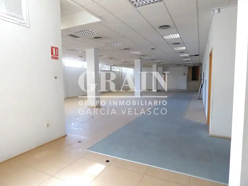 Local de alquiler en Imaginalia - Llanos del Águila