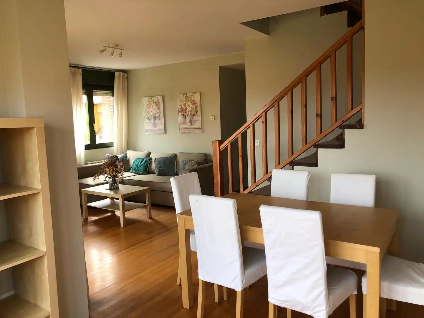 Sala de estar de Piso en venta en San Vicente de la Barquera con Calefacción, Amueblado y Balcón