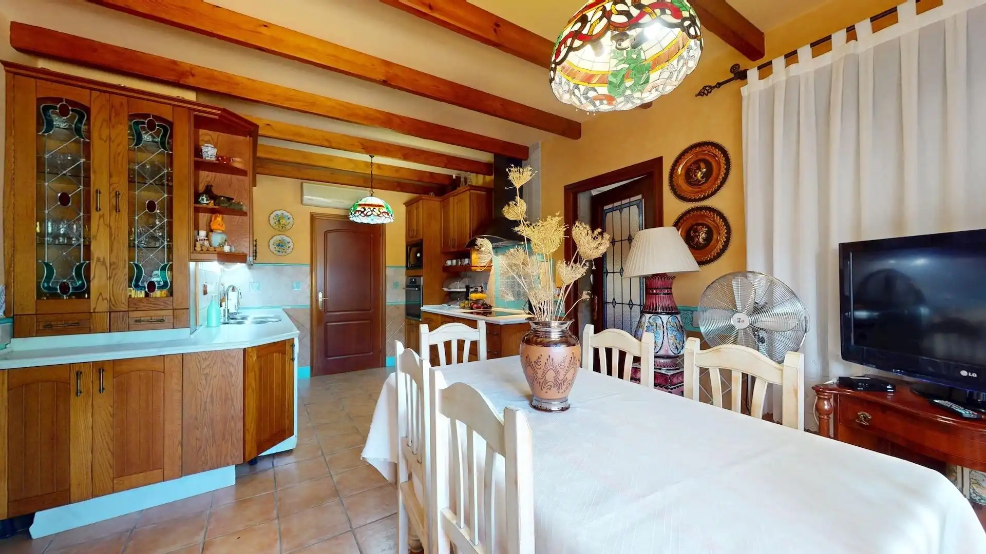 Cuina de Casa o xalet en venda en Córdoba amb Aire condicionat, Calefacció i Jardí privat