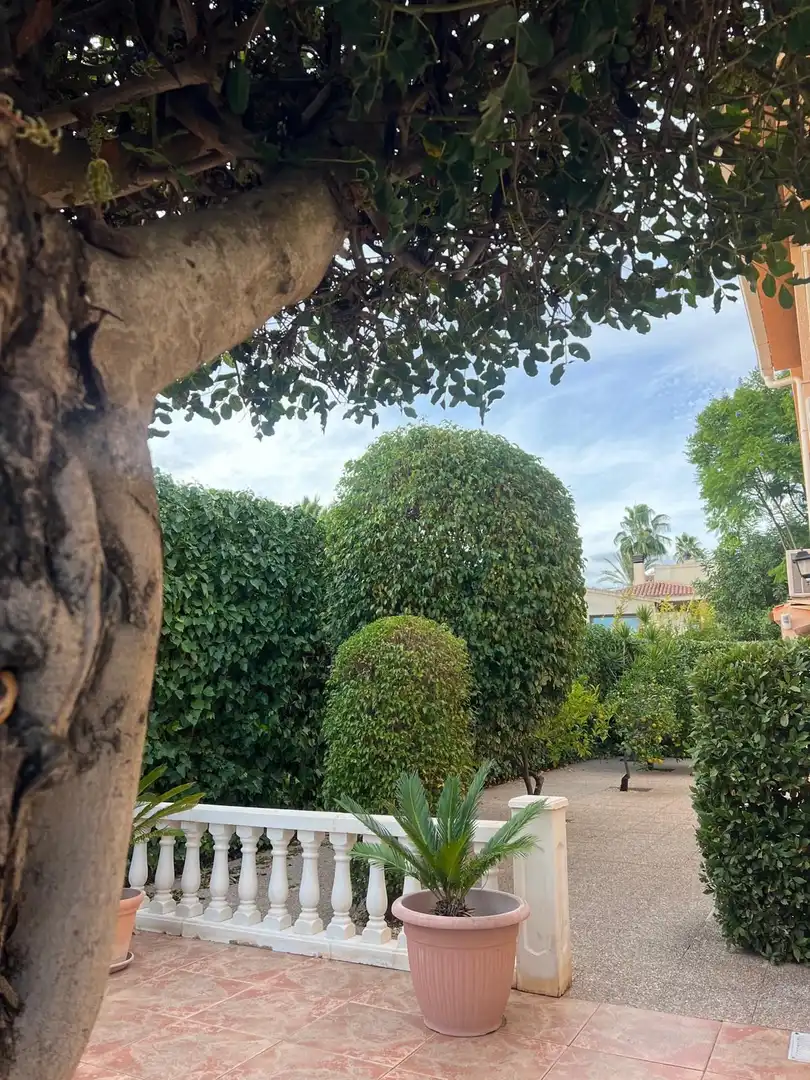 Jardí de Casa o xalet en venda en Benidorm amb Aire condicionat, Terrassa i Traster