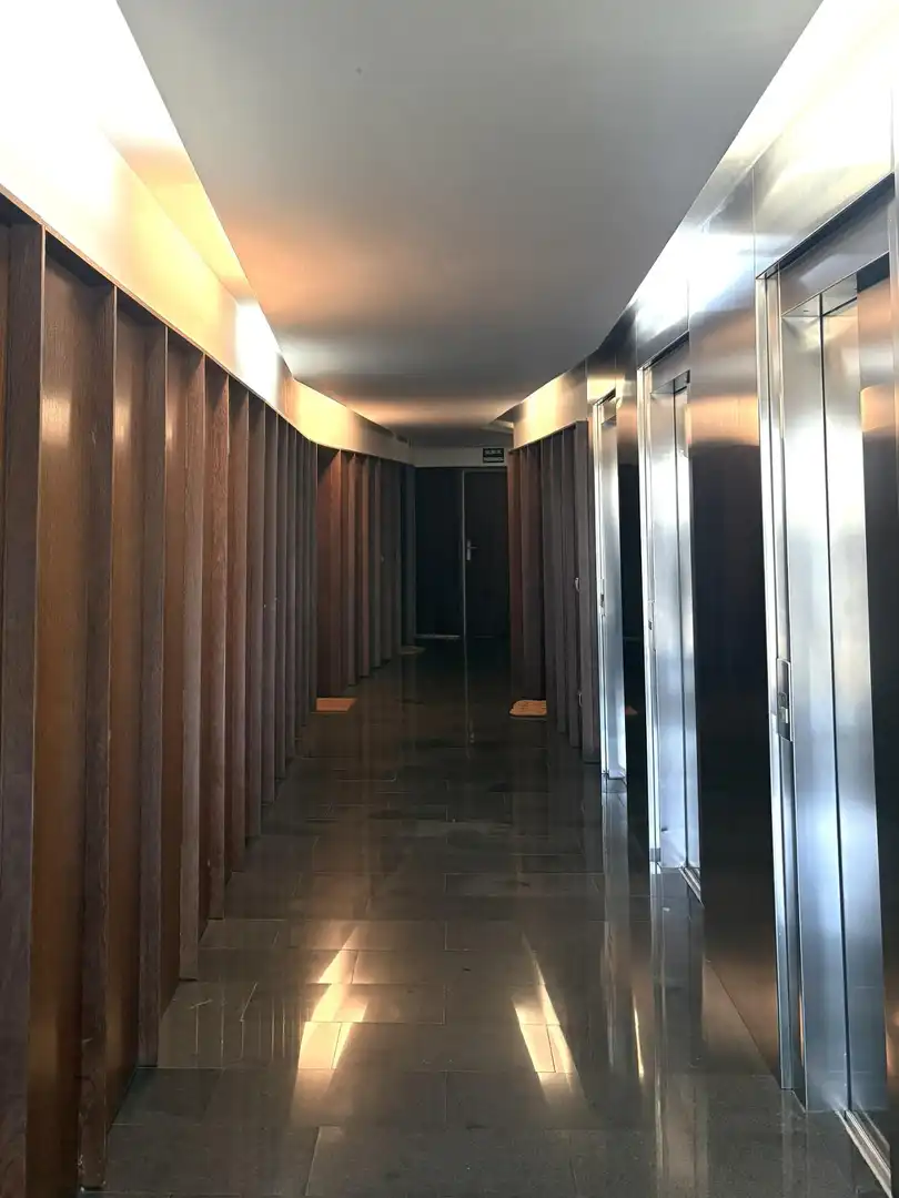 Wohnung zum Verkauf in Barcelona mit Balkon