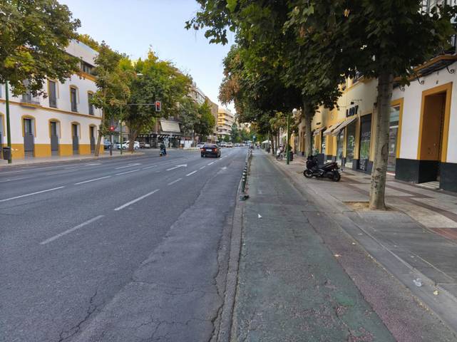 Local comercial en Alquiler en La Calzada - La Florida