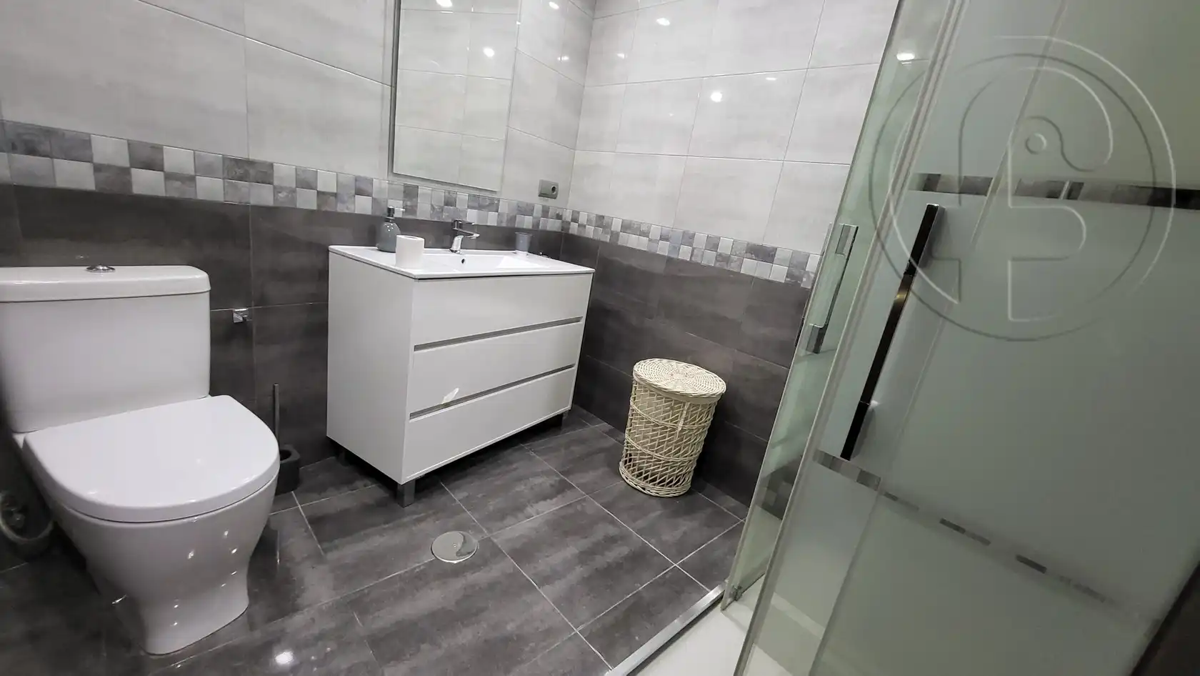 Bathroom of Flat for rent in Santander  with Heating, Furnished and Oven