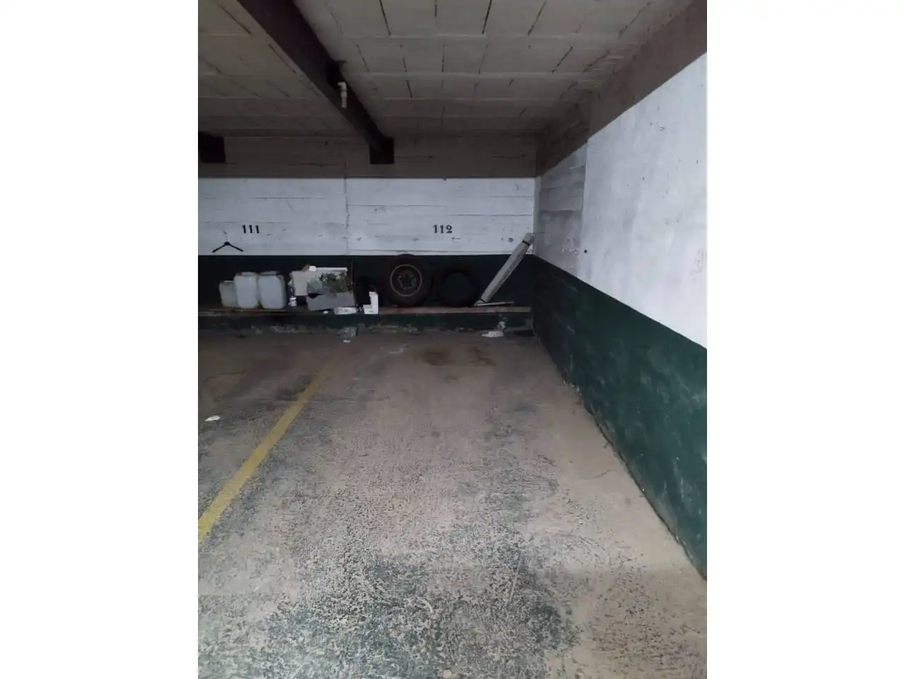 Aparcament de Pis en venda en Estepona amb Terrassa i Piscina comunitària