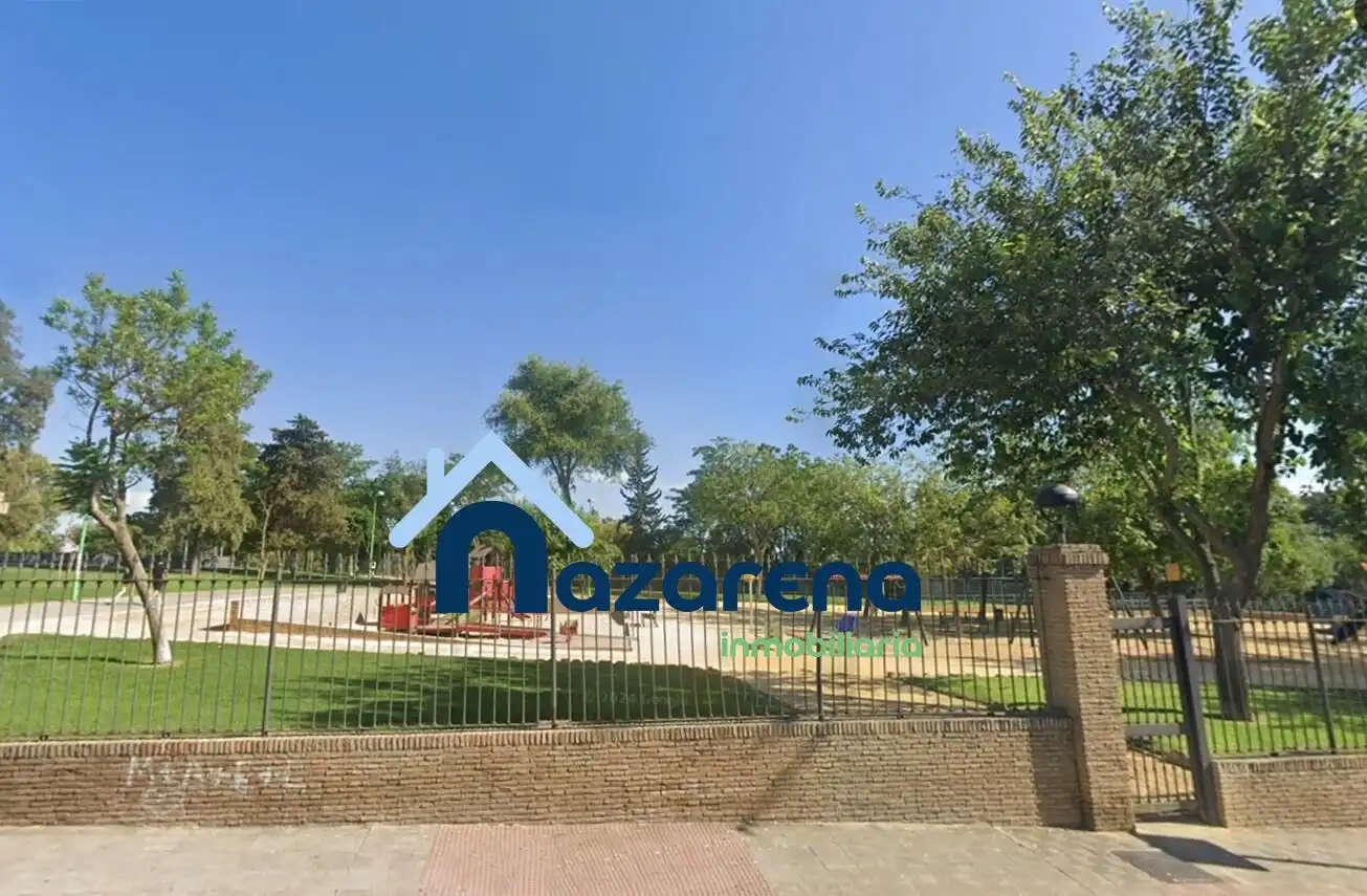 Casa adosada en venda en Dos Hermanas amb Aire condicionat, Jardí privat i Terrassa