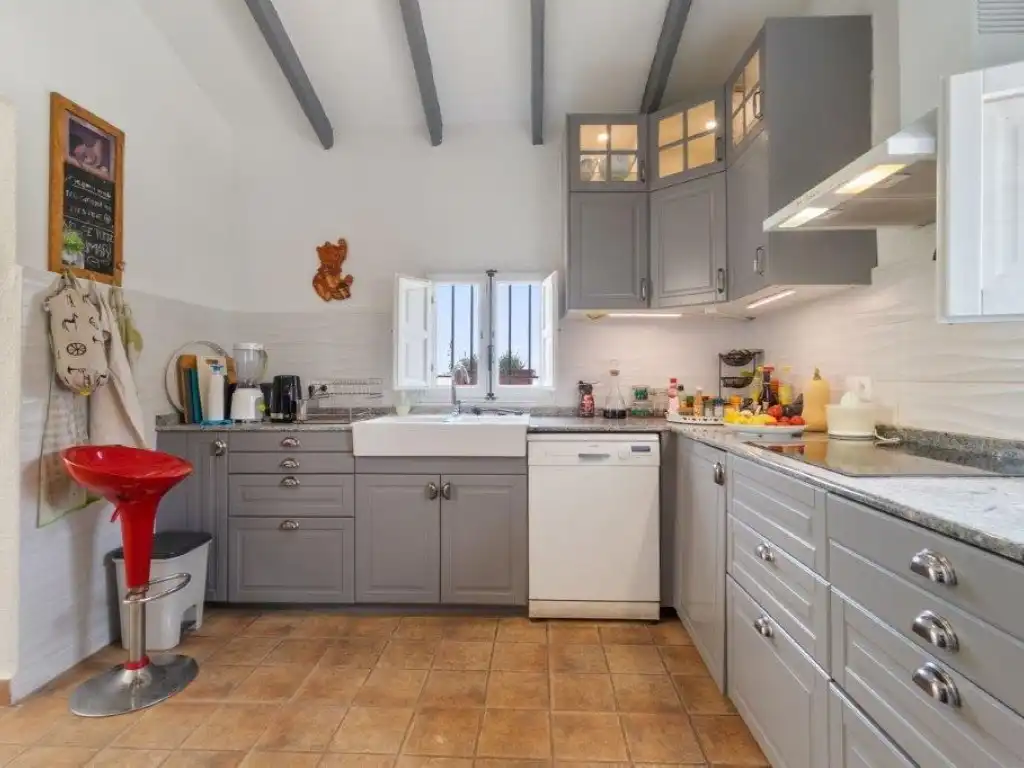 Cocina de Finca rústica en venta en Dolores con Aire acondicionado, Jardín privado y Piscina