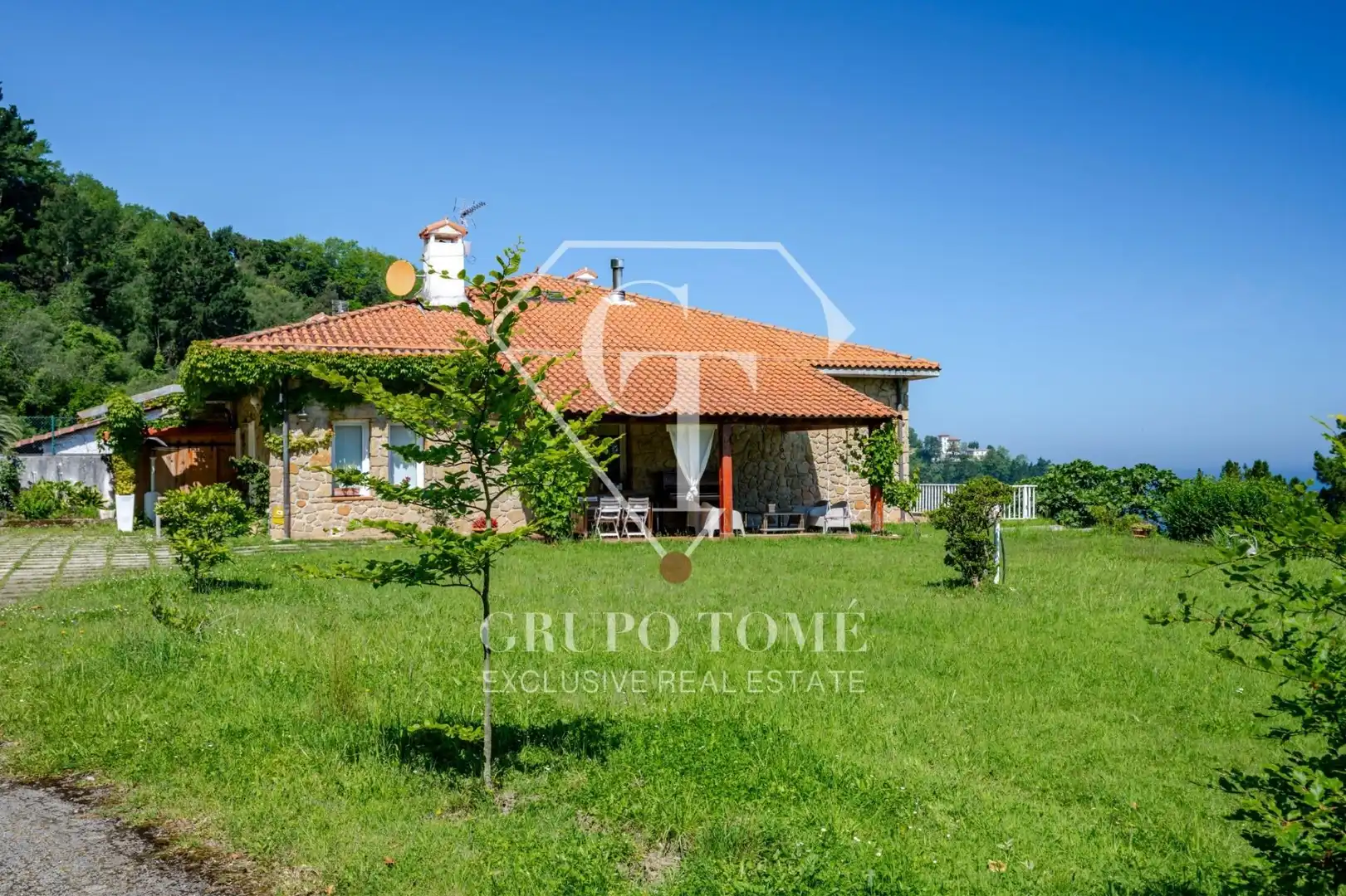 Casa adosada en venda en Mutriku amb Jardí privat, Terrassa i Moblat