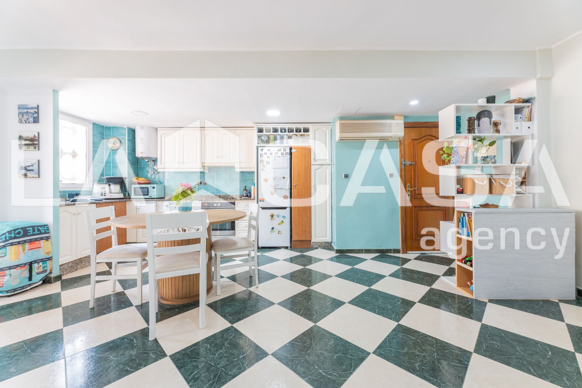 Kitchen of Flat for sale in  Valencia Capital  with Air Conditioner, Furnished and Balcony