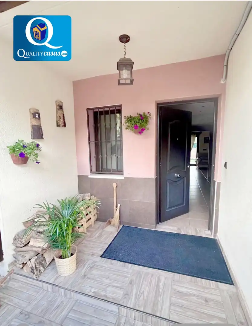 Casa adosada en venta en Almajada - Ravel  