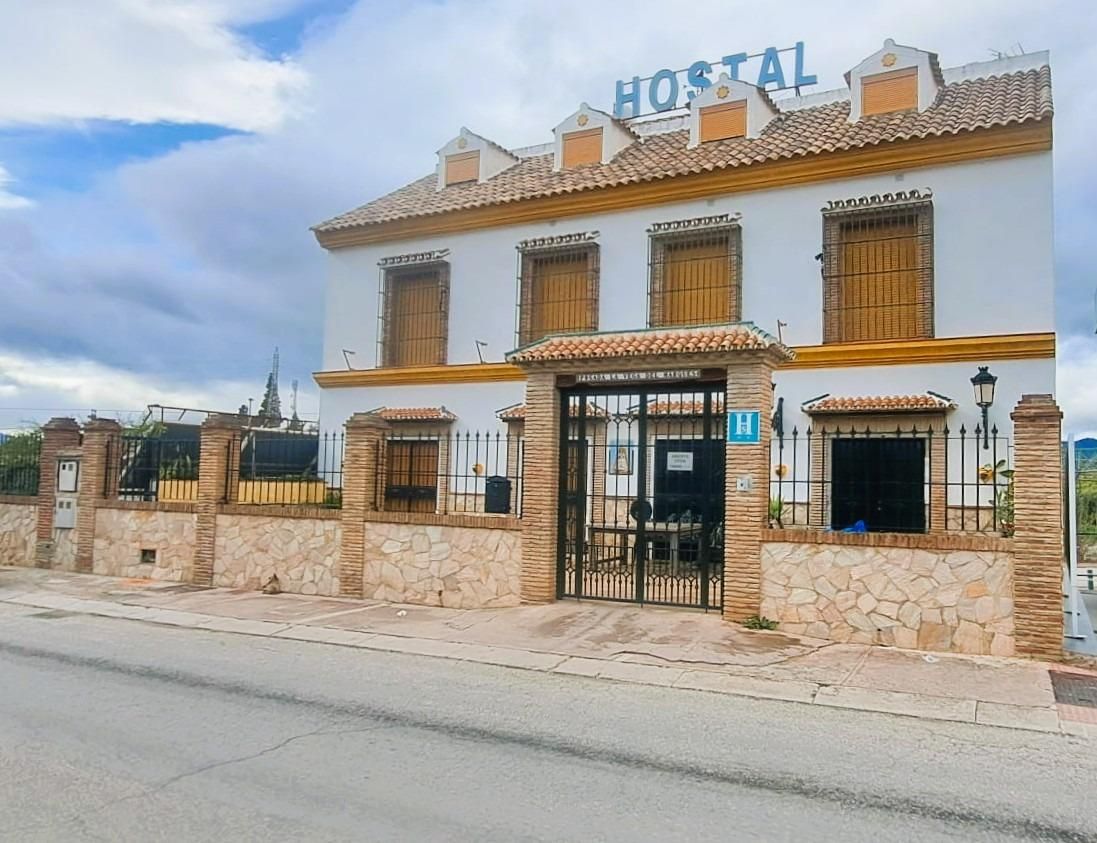 Außenansicht von Gebaude zum Verkauf in Pizarra