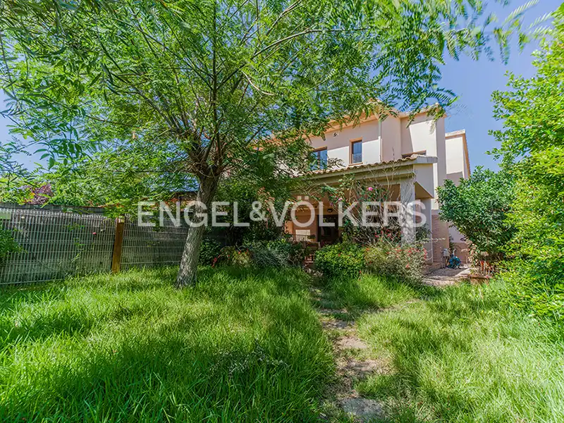 Casa adosada en venta en Mutxamel con Aire acondicionado, Calefacción y Jardín privado