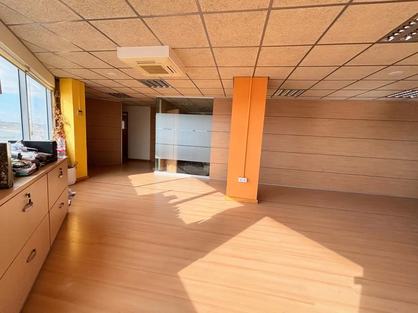 Office for sale in Alicante / Alacant  with Air Conditioner and Furnished