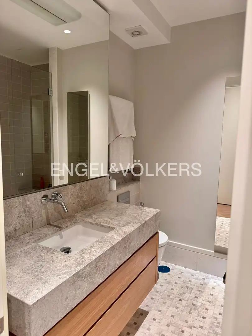 Bathroom of Flat for sale in Madrid  with Air Conditioner, Heating and Storage room