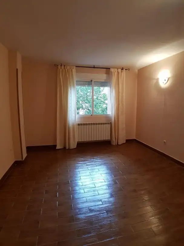 Schlafzimmer von Wohnung zur Miete in Madrid mit Heizung, Privatgarten und Terrasse