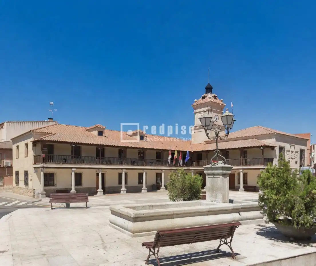 Vista exterior de Casa o xalet en venda en Camarena amb Aire condicionat, Calefacció i Terrassa