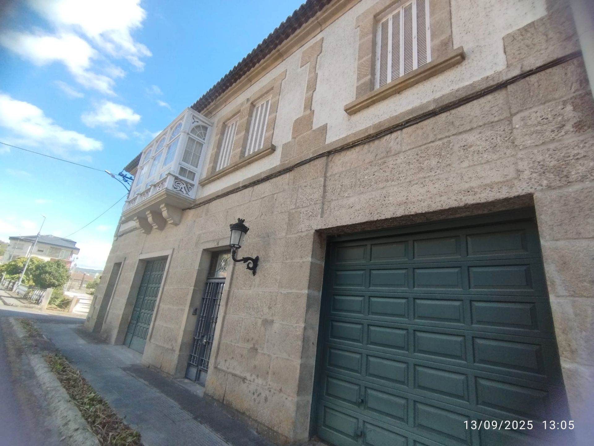 Vista exterior de Casa adosada en venda en Cenlle amb Calefacció, Jardí privat i Terrassa