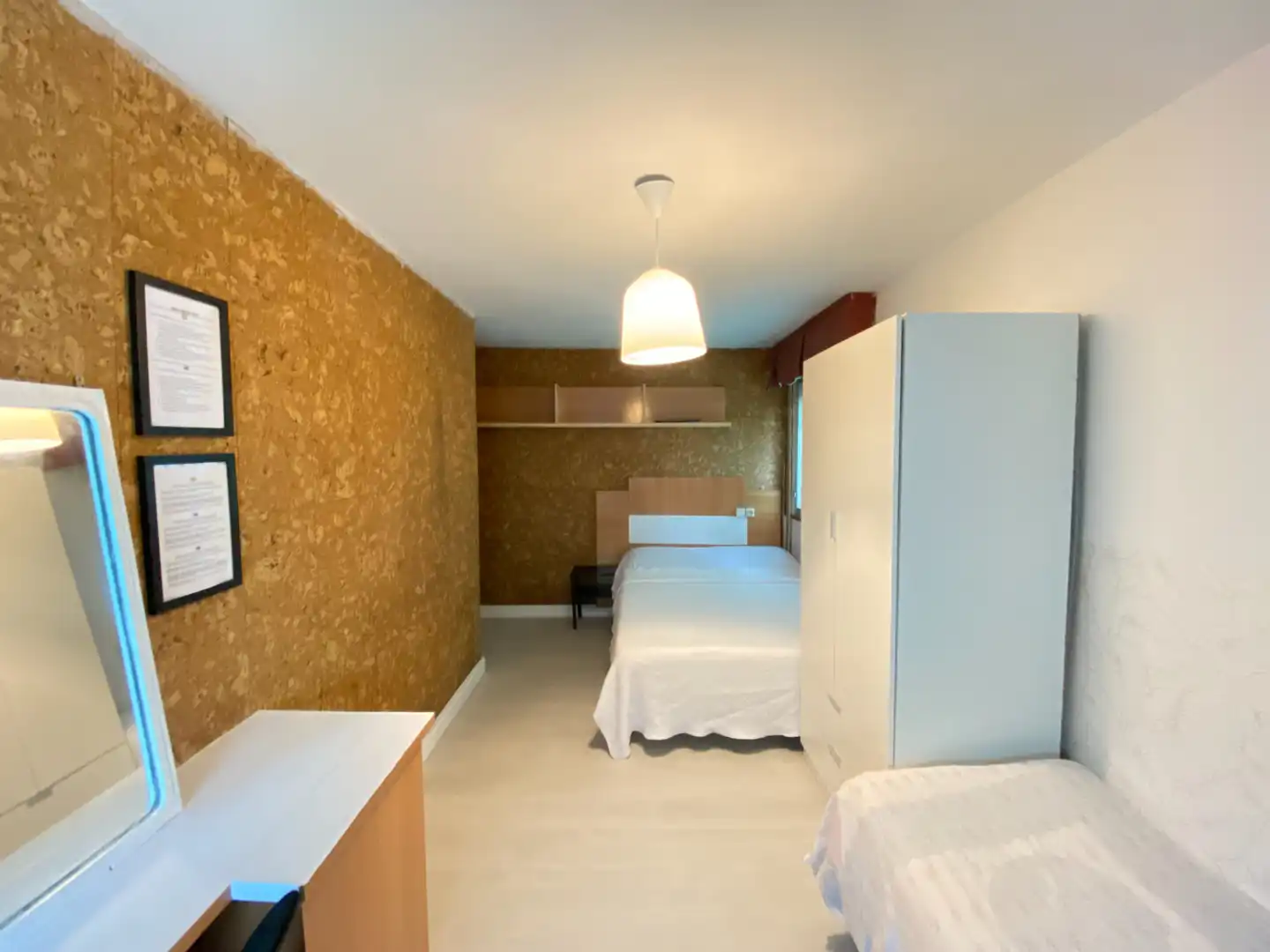 Habitación de Casa adosada en venta en Santiago de Compostela  con Calefacción, Trastero y Amueblado