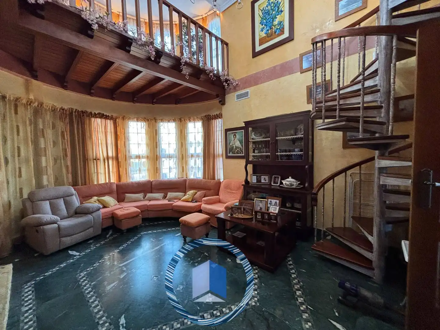 Sala de estar de Casa o chalet en venta en Alcalá de Guadaira con Aire acondicionado, Jardín privado y Terraza