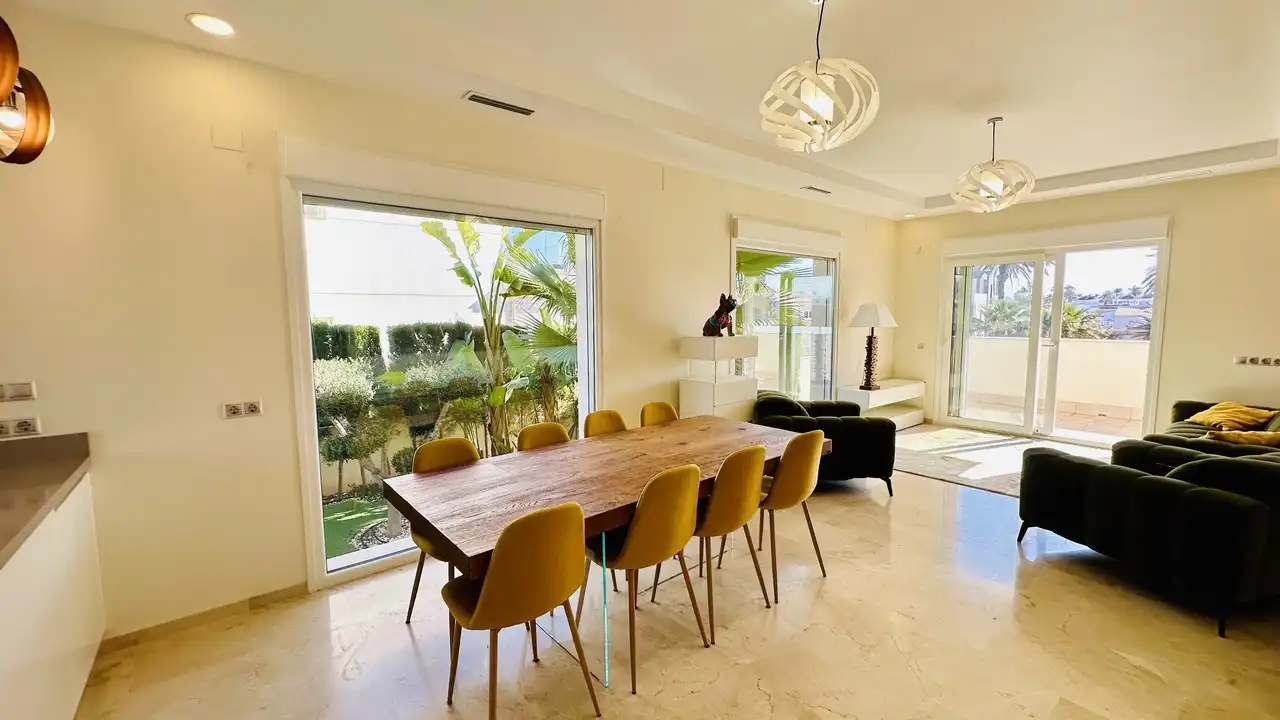 Chalet con piscina en venta en Orihuela Costa, imagen 5