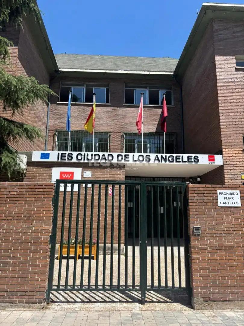 Vista exterior de Pis en venda en Madrid