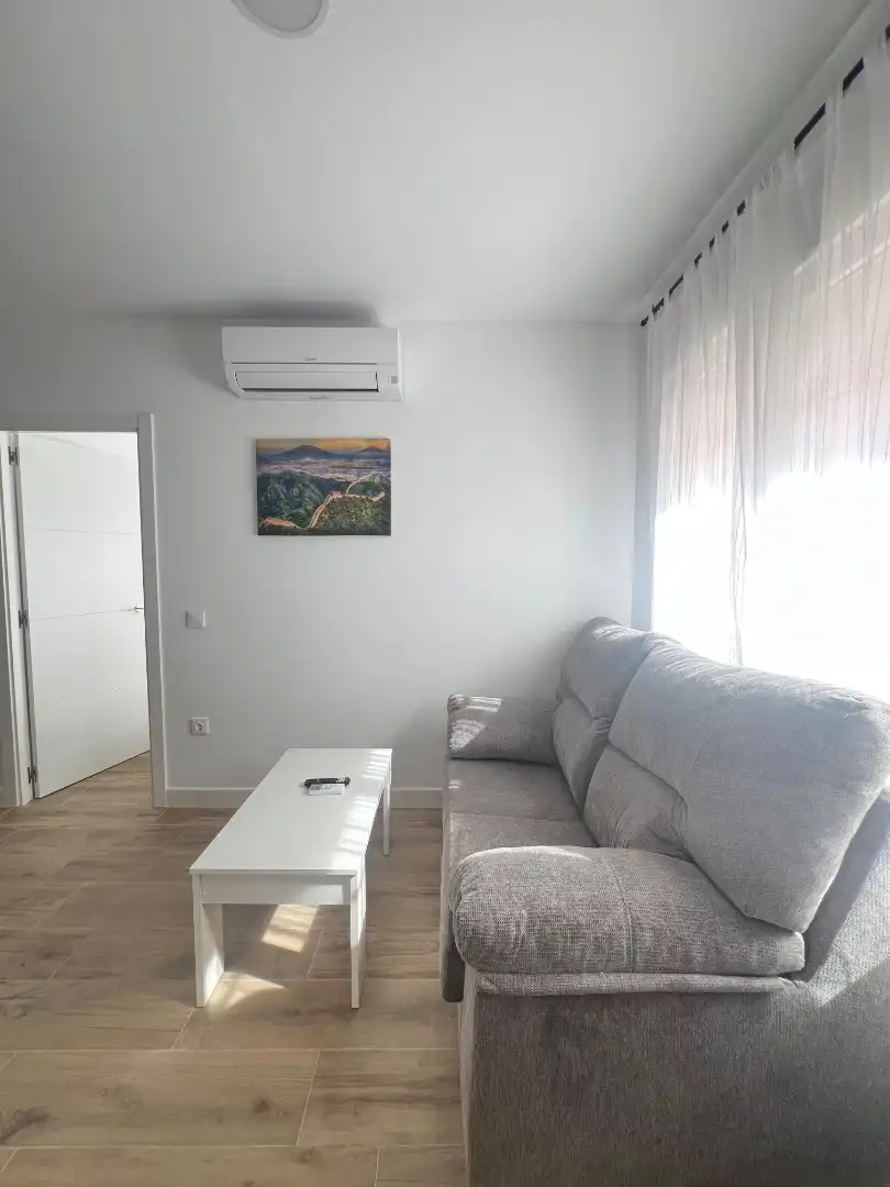 Apartamento con ascensor en alquiler en Ronda Ciruela