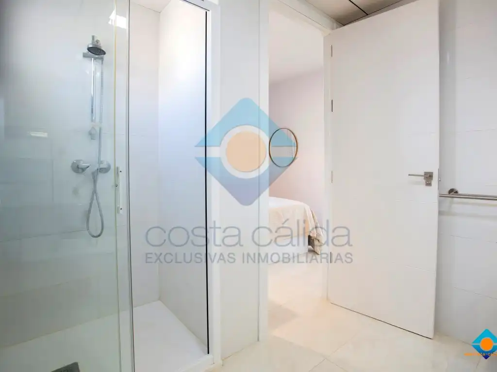 Badezimmer von Erdgeschoss zum Verkauf in Mazarrón mit Klimaanlage, Privatgarten und Terrasse