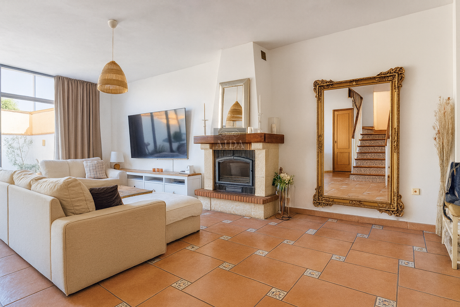 Sala d'estar de Casa o xalet en venda en Estepona amb Aire condicionat, Terrassa i Traster