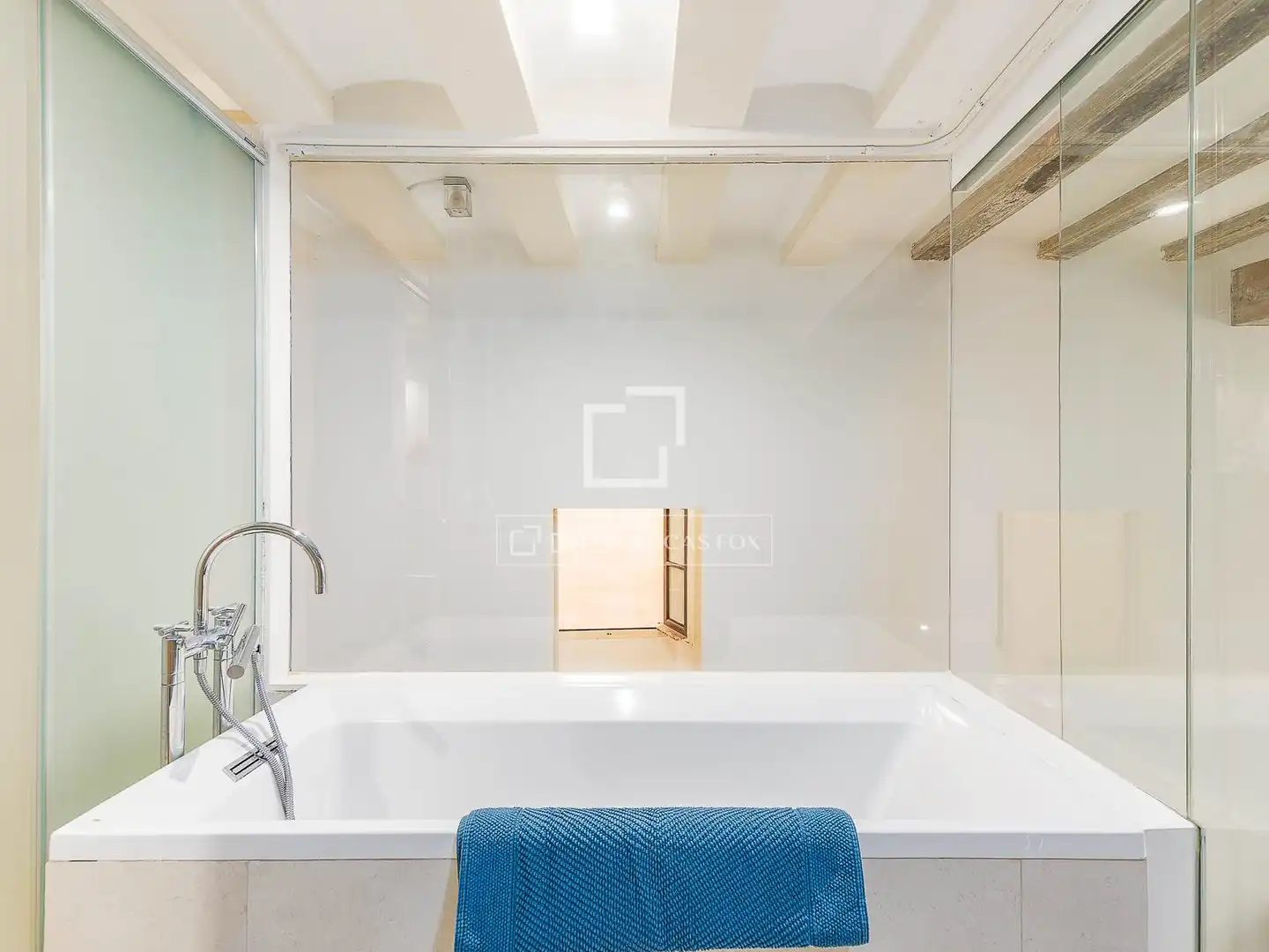 Bathroom of Flat for sale in Barcelona  with Air Conditioner, Terrace and Balcony