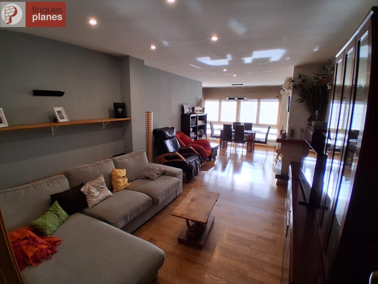 Sala d'estar de Pis en venda en La Seu d'Urgell amb Calefacció, Terrassa i Balcó