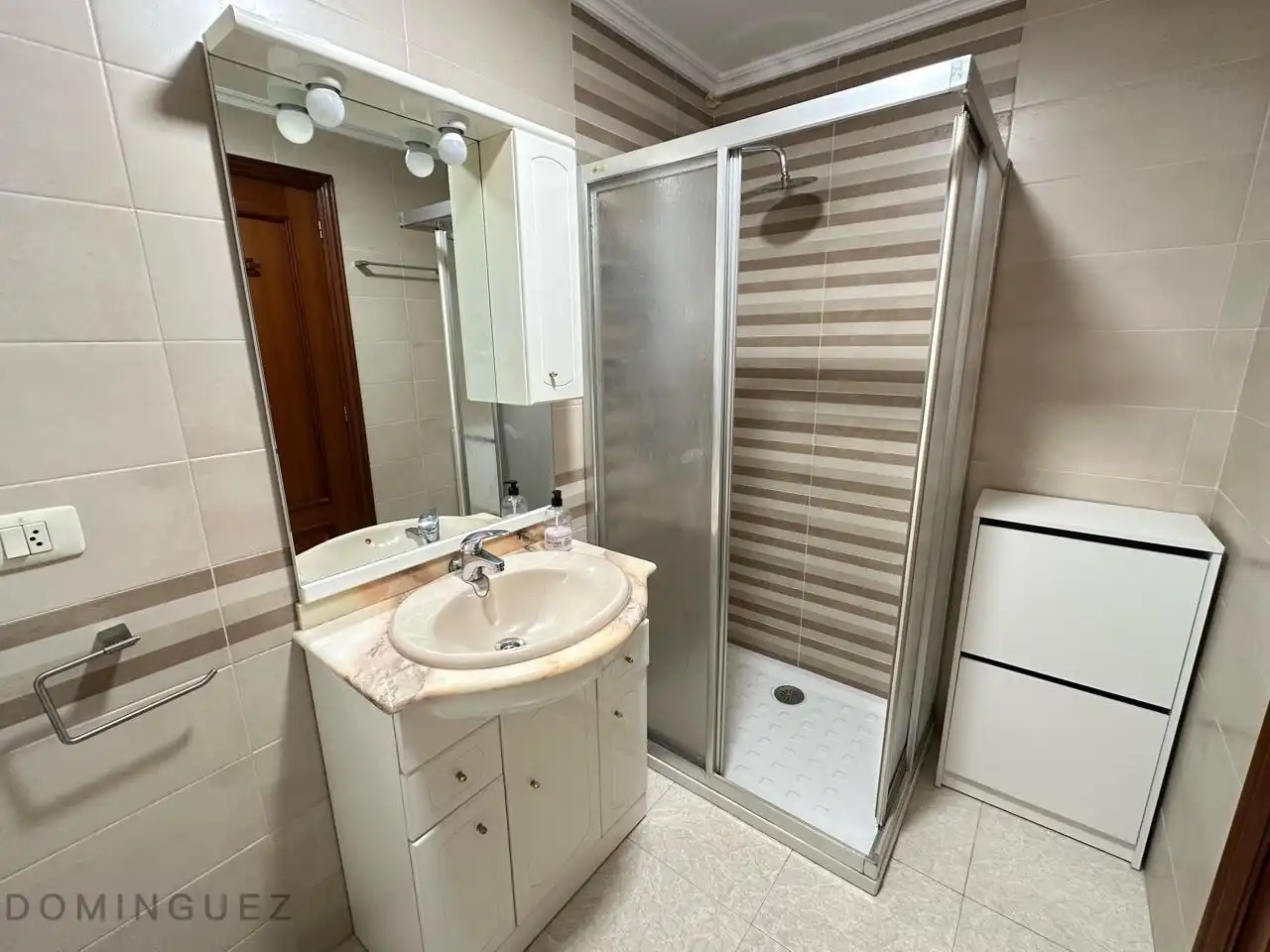 Bathroom of Flat for rent in Vigo   with Heating and Furnished