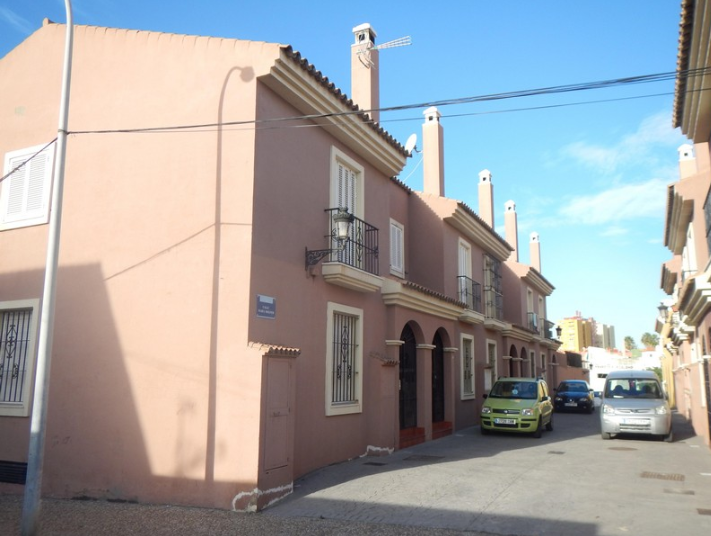 Vista exterior de Pis en venda en La Línea de la Concepción
