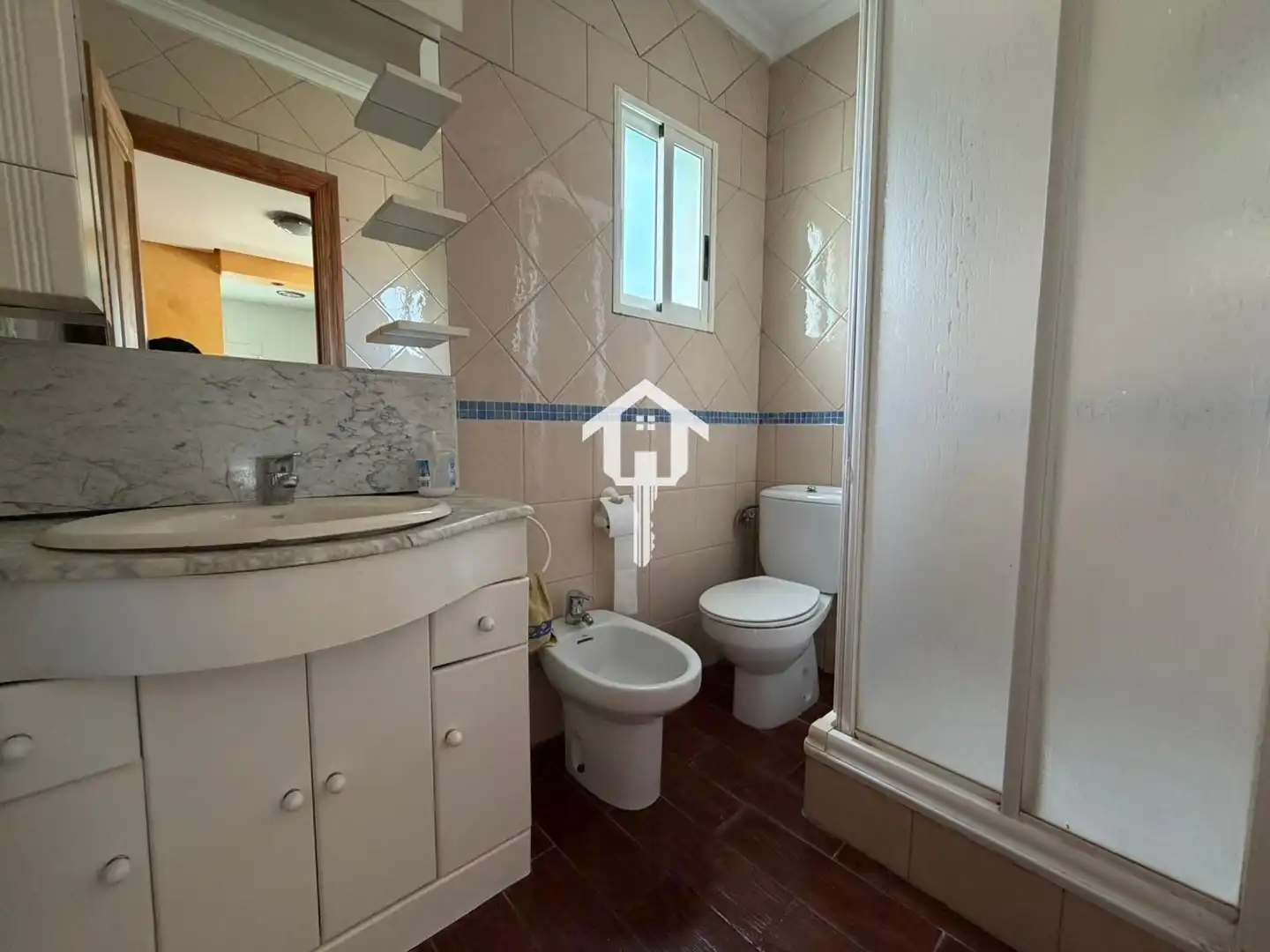 Baño de Piso en venta en Alicante / Alacant con Jardín privado, Trastero y Piscina