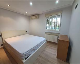 Bedroom of Apartment to rent in  Madrid Capital  with Air Conditioner