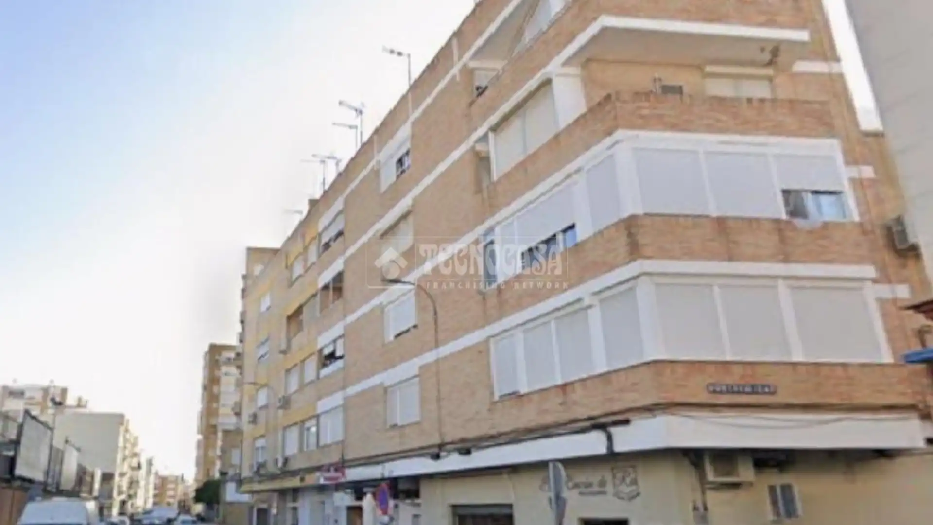 Vista exterior de Piso en venta en  Sevilla Capital con Aire acondicionado
