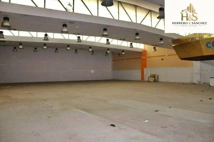 Nave industrial in vendita a FOIA LA, imagen 4