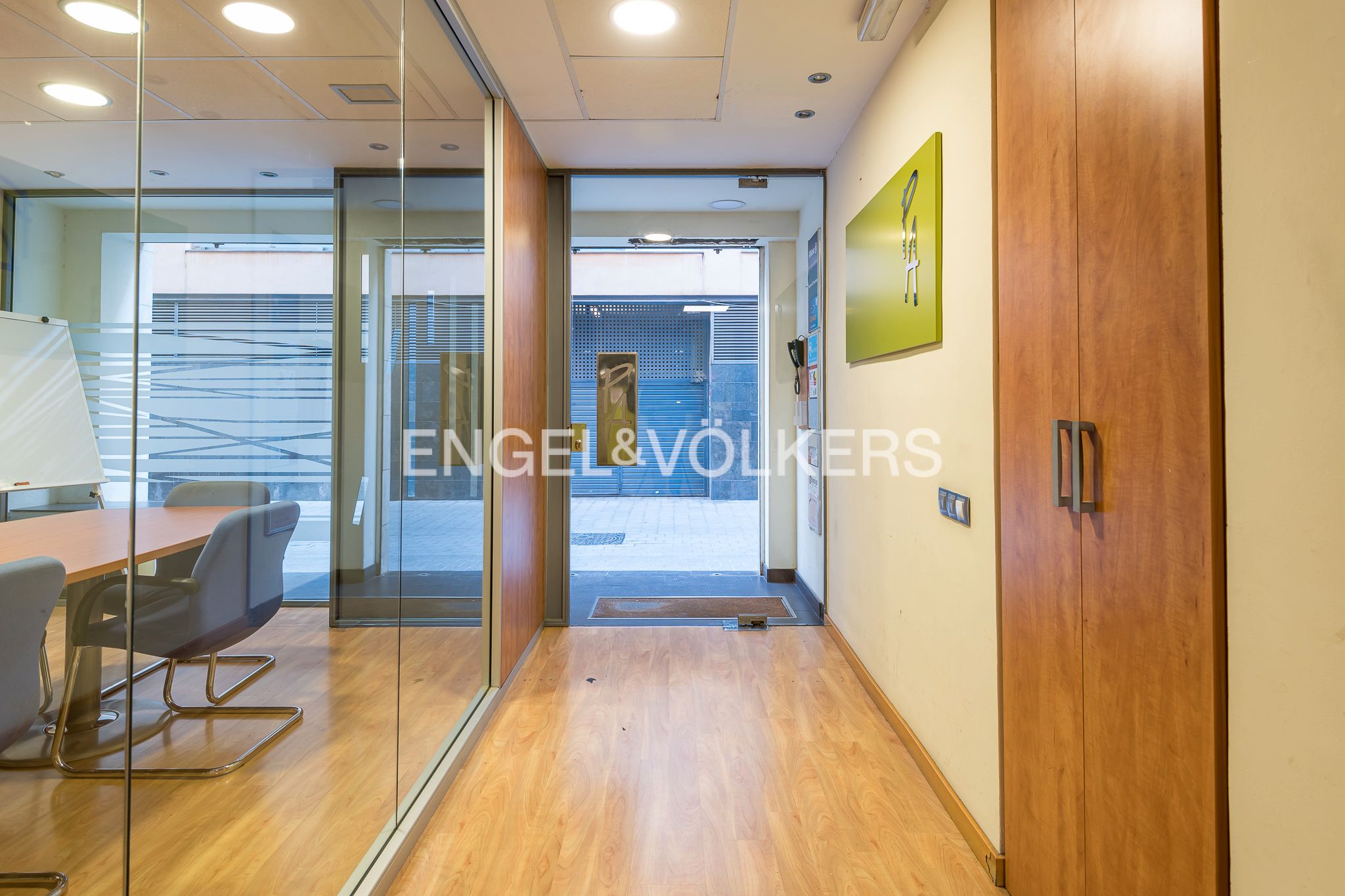 Local de lloguer en Terrassa amb Aire condicionat, Parquet i Moblat